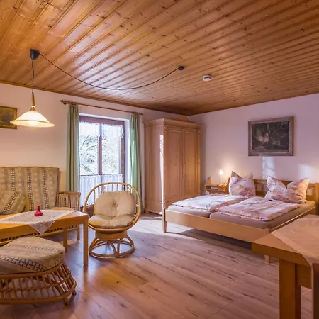 Haus Enzian Apartman *